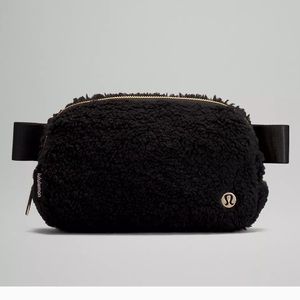 Lululemon Sherpa Belt Bag